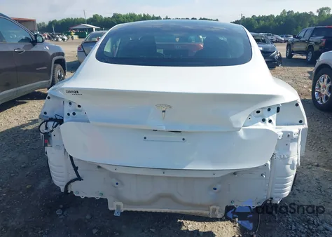 2019 Tesla Model 3 Long Range/Mid Range/Standard Range/Standard Range Plus z USA, uszkodzony, nr VIN 5YJ3E1EA5KF412117